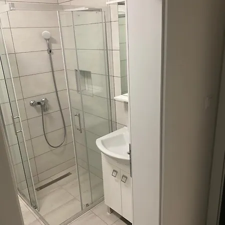 Prenociste Darija * Modrica