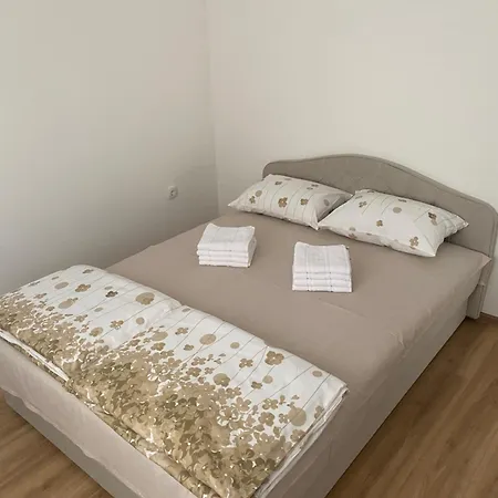 Apartament Prenociste Darija